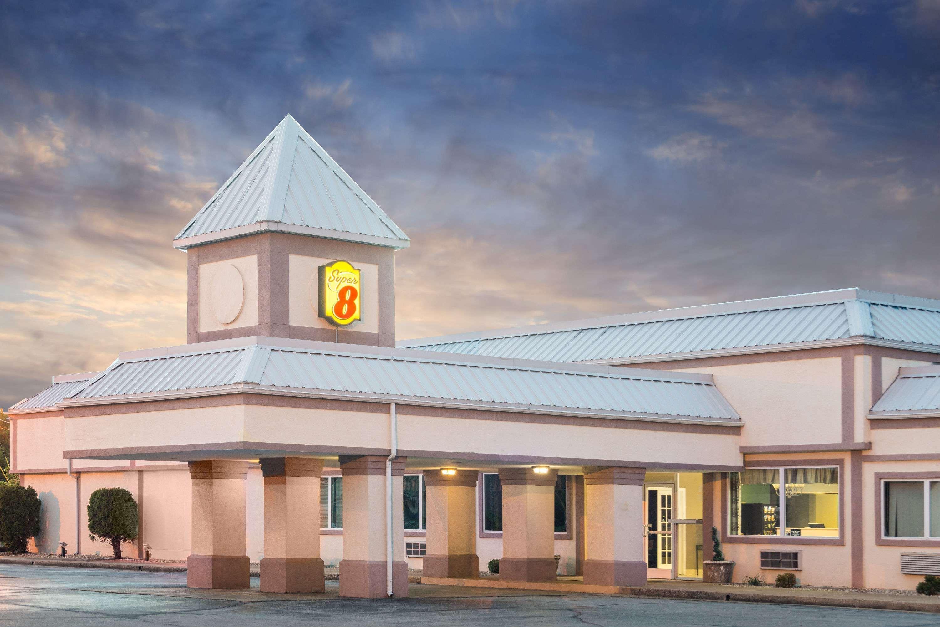 Super 8 By Wyndham Williamsburg Motel Exterior foto